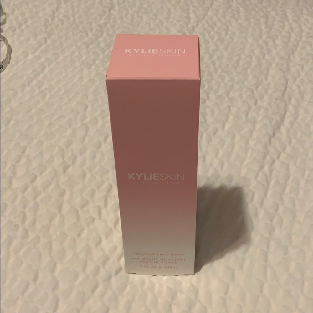 KylieSkin Foaming face wash